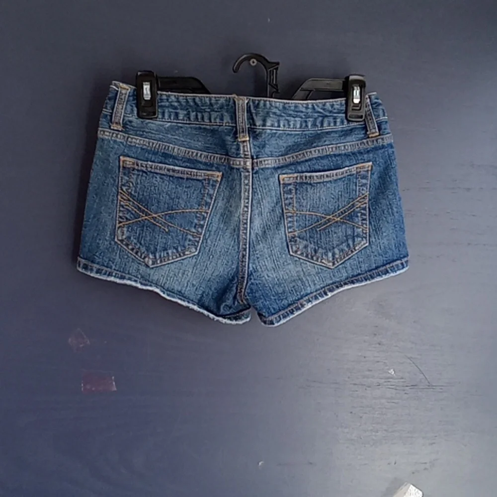 Aeropostale original distressed mini jean shorts size 3/4 - Picture 5 of 6